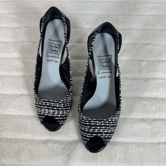 Cynthia Rowley 🦊 Black and White Peep toe Heels Sz 5.5 - Picture 2 of 8